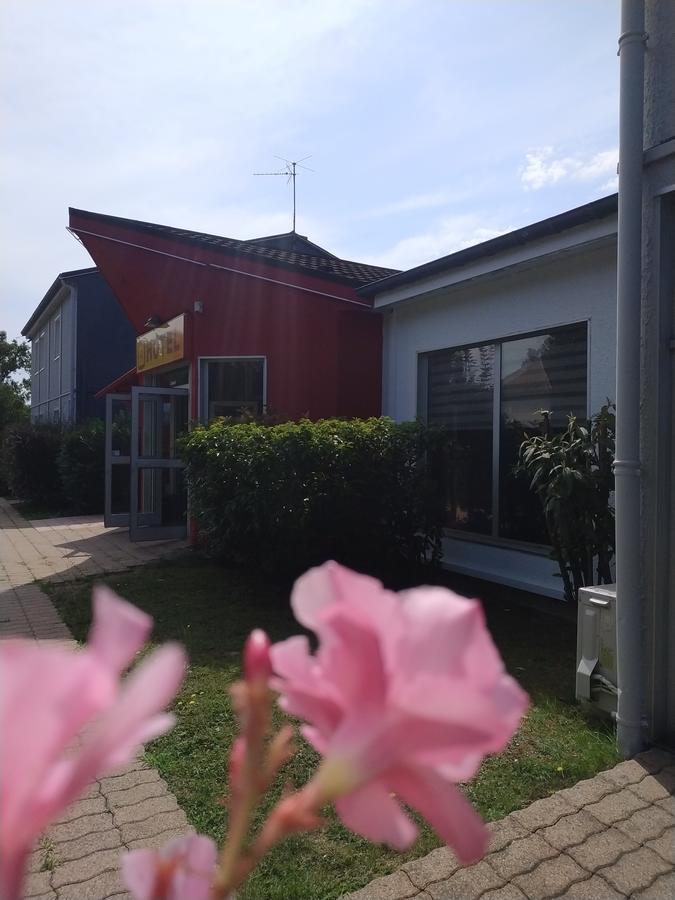 Hotel - Restaurant Du Lac - Agen Boe Exterior photo