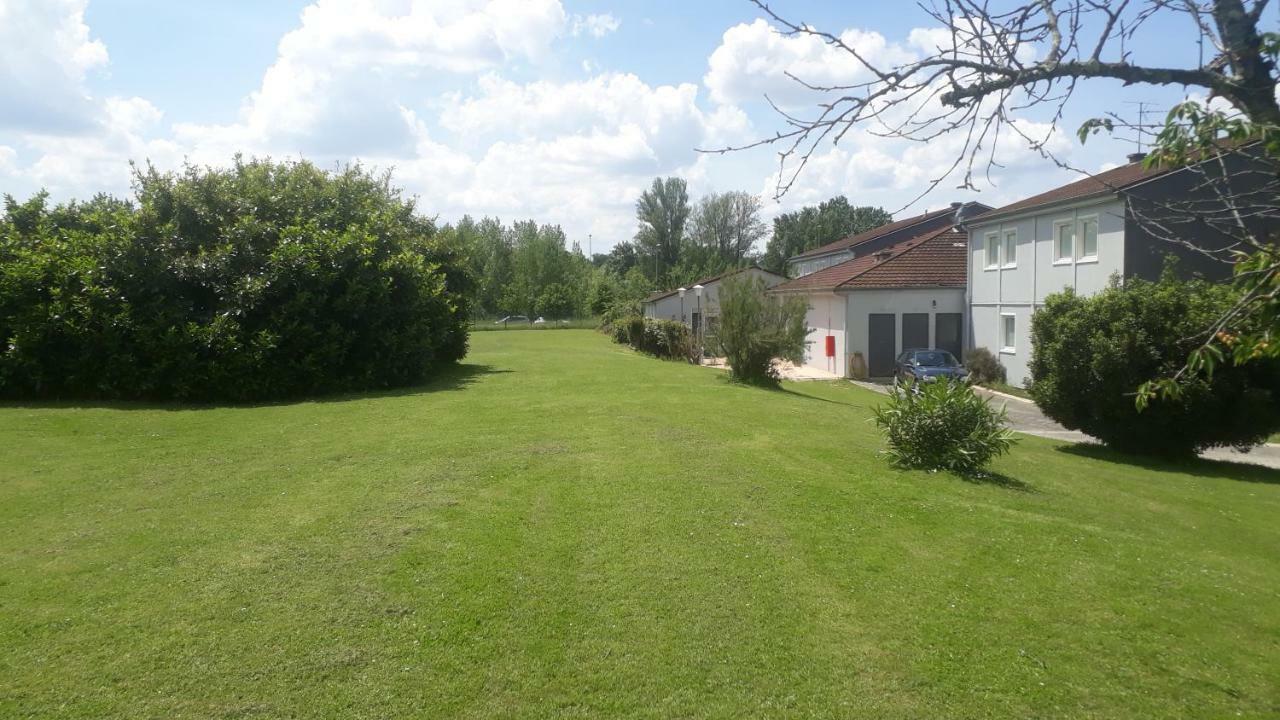 Hotel - Restaurant Du Lac - Agen Boe Exterior photo
