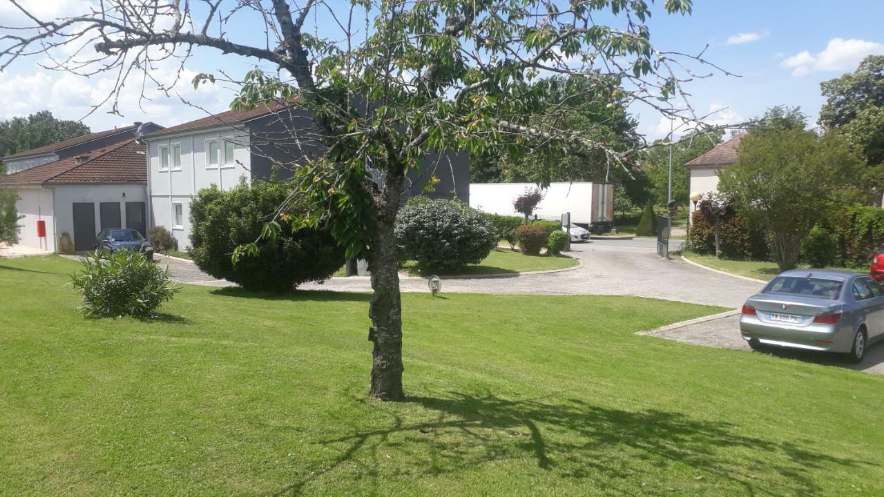 Hotel - Restaurant Du Lac - Agen Boe Exterior photo